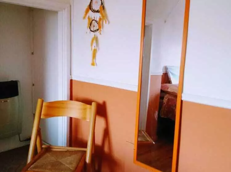 تختخواب و صبحانه Samarce House