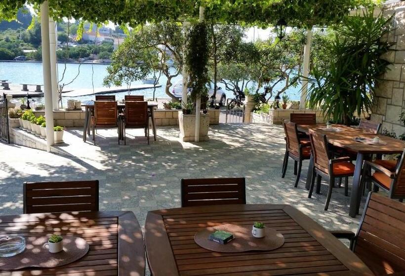 مبيت وإفطار Villa Nobilo