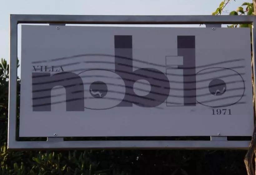 Aamiaismajoitus (B&B) Villa Nobilo