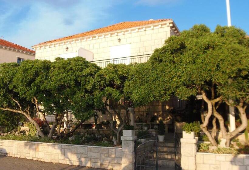 مبيت وإفطار Villa Nobilo