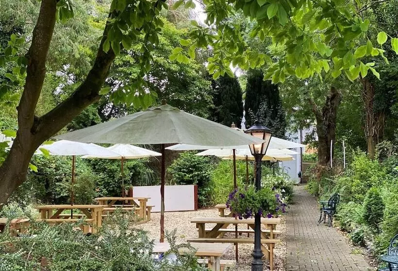 Aamiaismajoitus (B&B) Castle View