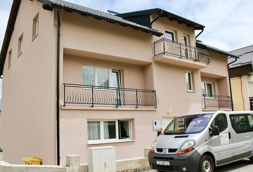 Falling Lakes Hostel