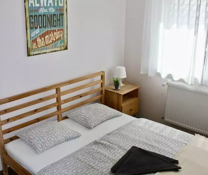 Falling Lakes Hostel