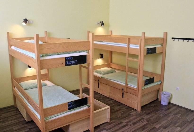 Falling Lakes Hostel