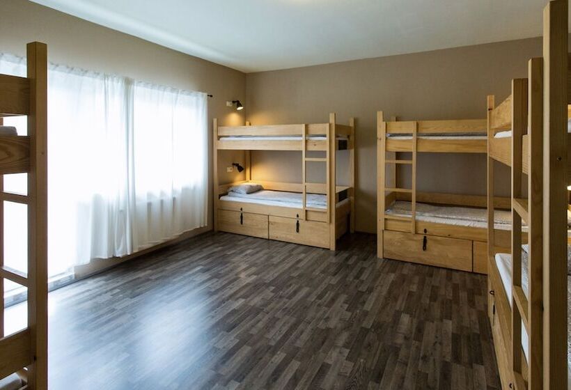 Falling Lakes Hostel