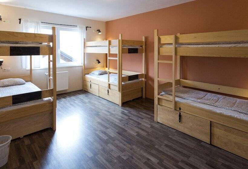 Falling Lakes Hostel