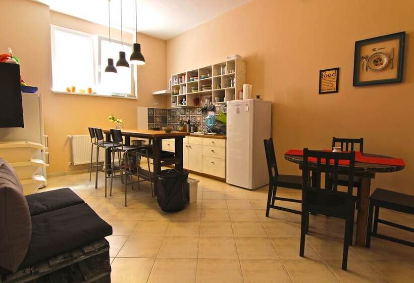 Falling Lakes Hostel