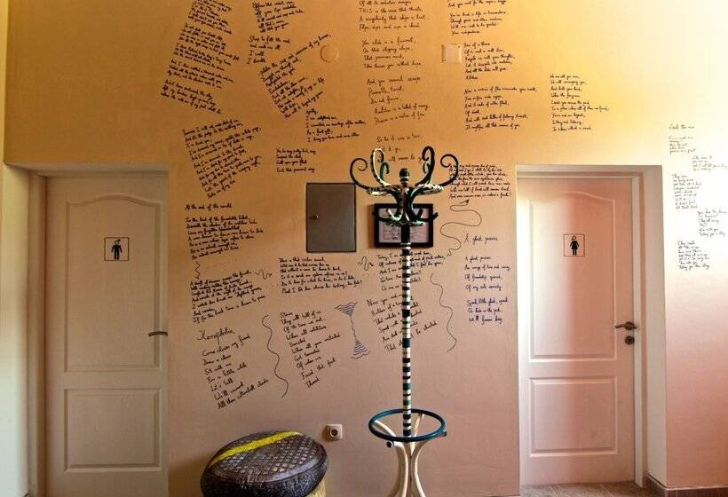 Falling Lakes Hostel