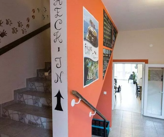 Falling Lakes Hostel