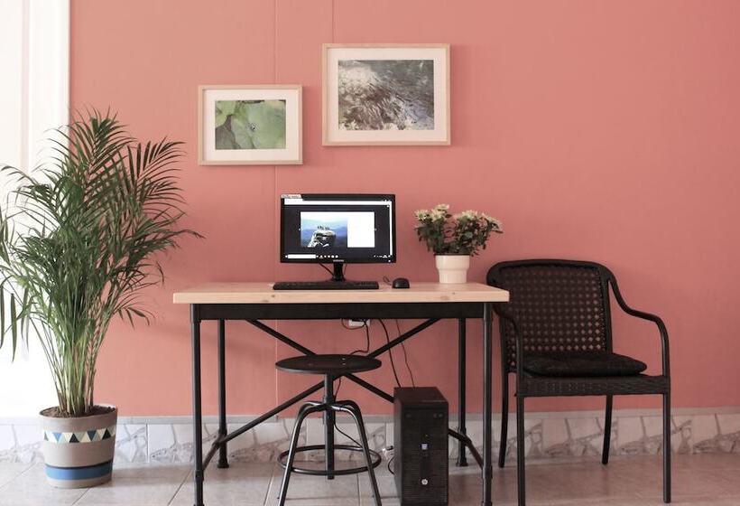 Falling Lakes Hostel