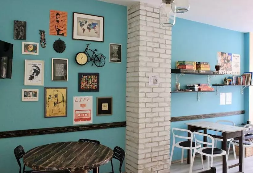 Falling Lakes Hostel