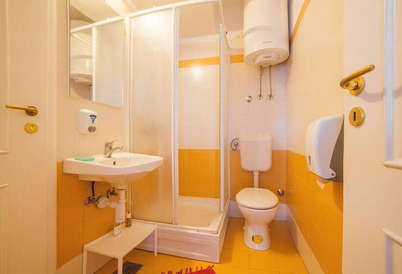 Hostel Marinero Adults Only