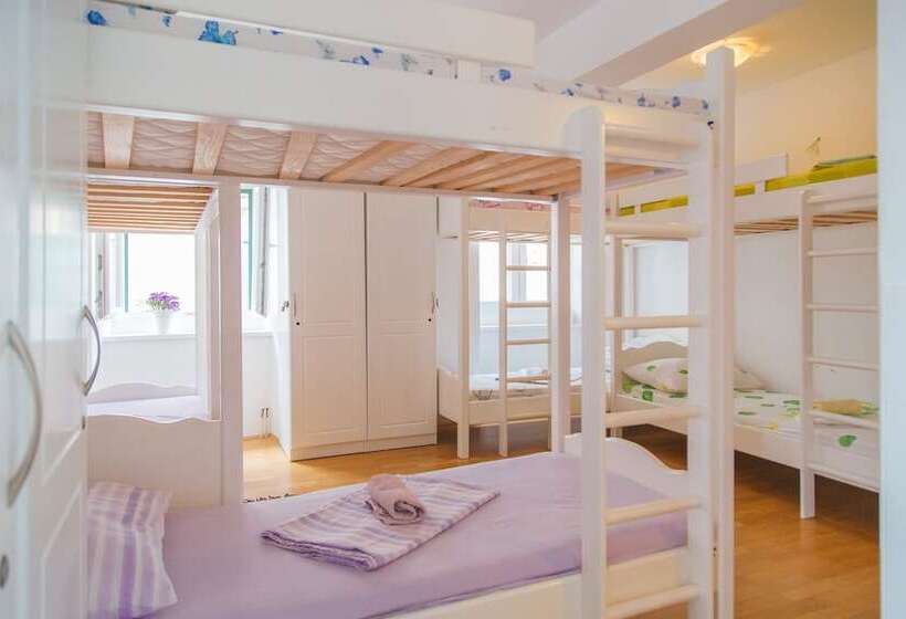 Hostel Marinero Adults Only