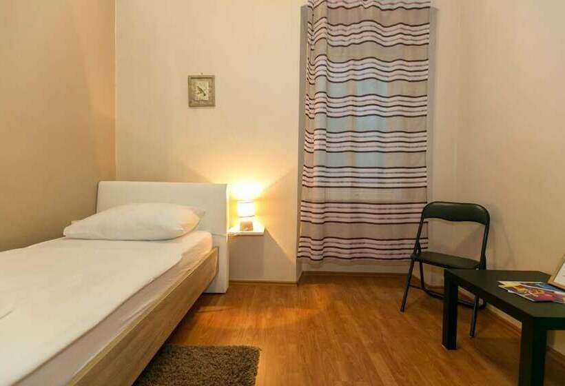 Hostel Morcic