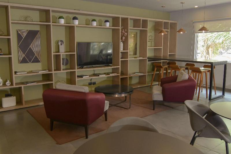 ホテル City Express Plus By Marriott Medellín Colombia