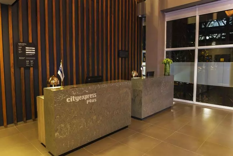 ホテル City Express Plus By Marriott Medellín Colombia