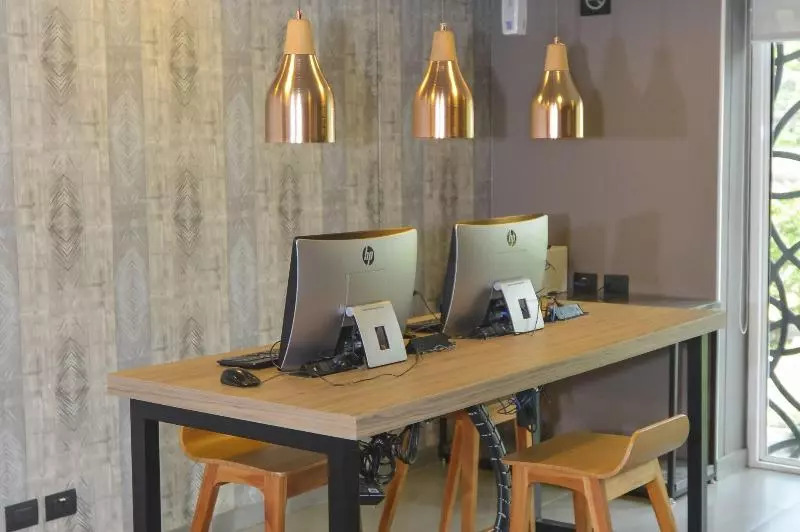 ホテル City Express Plus By Marriott Medellín Colombia