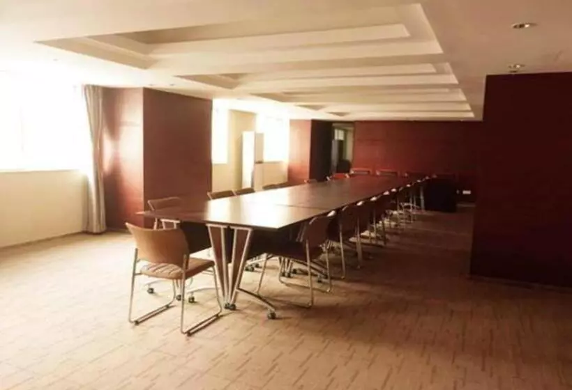 ホテル Jinjiang Inn Select Xian High Speed Train Station Fengchengqi Road