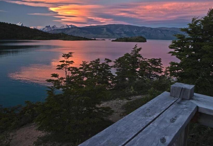 هتل Patagonia Camp