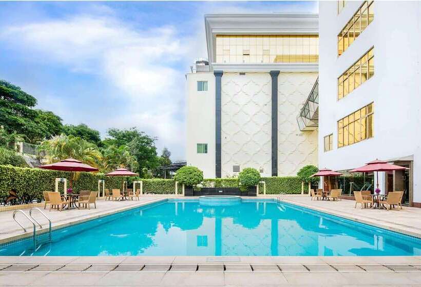 בית מלון כפרי Ramada Shenzhen Baoan