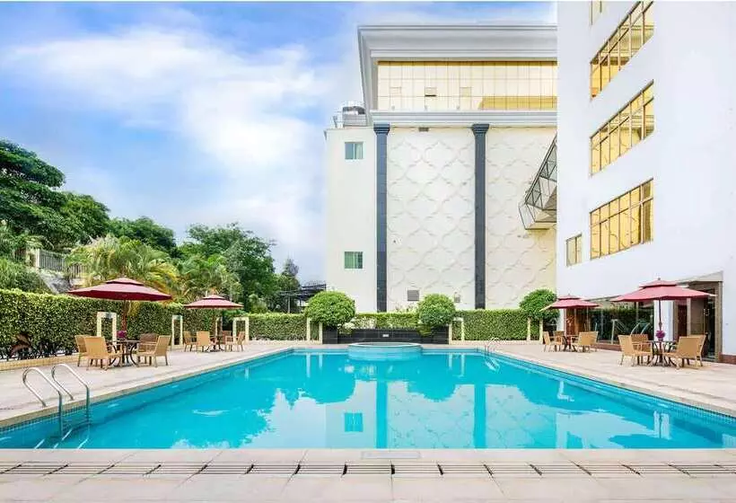 ホテル Ramada Shenzhen Baoan