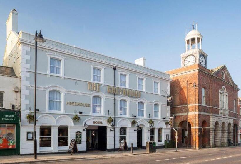 هتل The Greyhound Wetherspoon