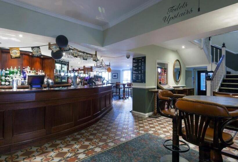 هتل The Greyhound Wetherspoon