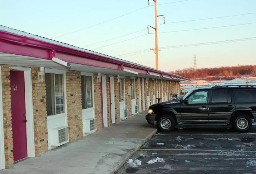 ホテル Valustay Inn Shakopee