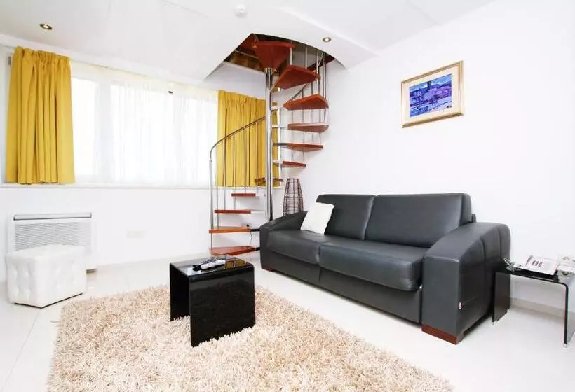 Hotel Villa Kampanel