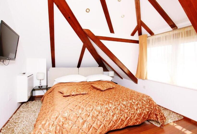 فندق Villa Kampanel