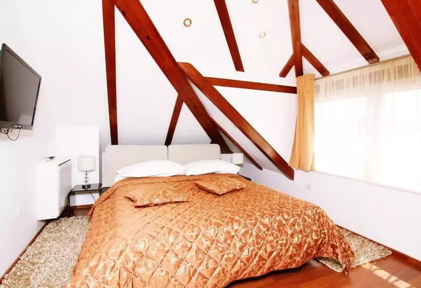 Hotel Villa Kampanel
