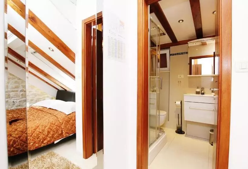Hotel Villa Kampanel