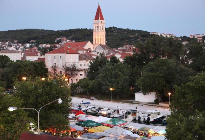 فندق Villa Kampanel