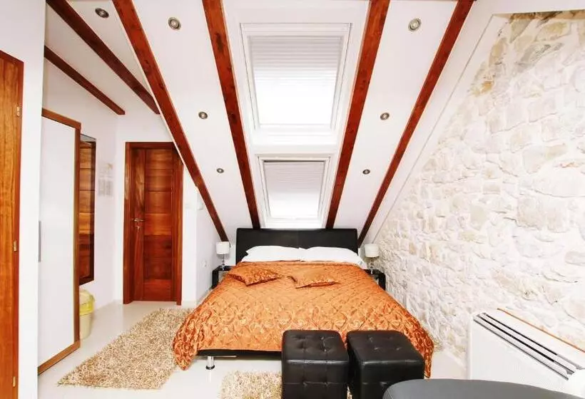 Hotel Villa Kampanel