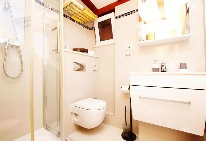 Hotel Villa Kampanel