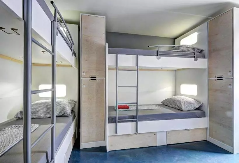 ユースホステル Rock Rooms Pula