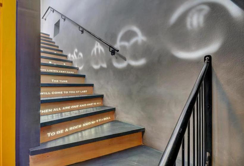 ユースホステル Rock Rooms Pula