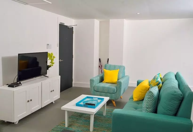 Beaumont Suites