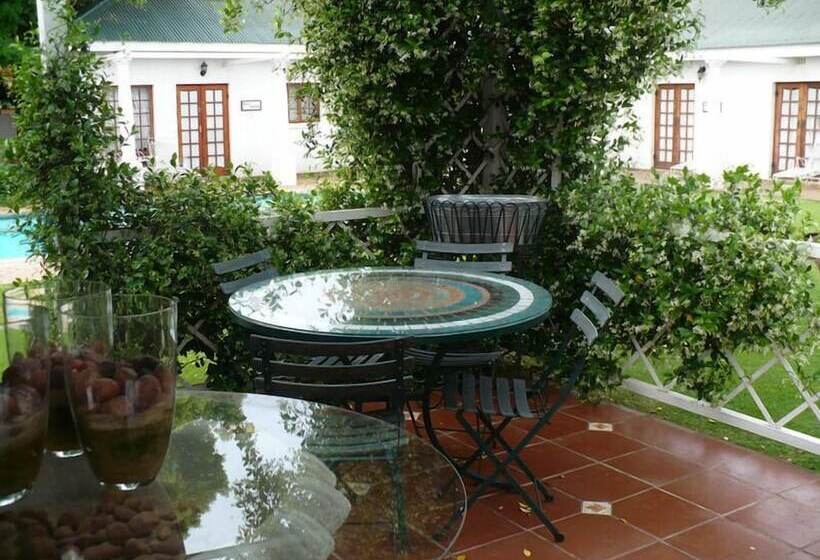 مبيت وإفطار A Tapestry Garden Guest House