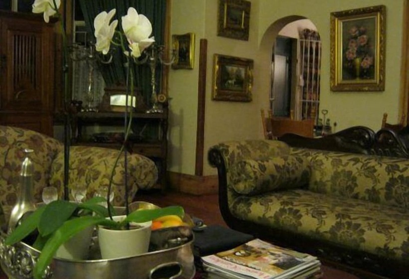 مبيت وإفطار A Tapestry Garden Guest House