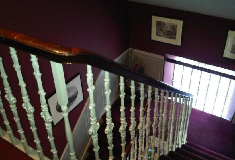 هتل Allandale House