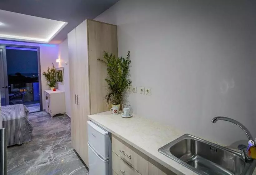 هتل Christina Apartments
