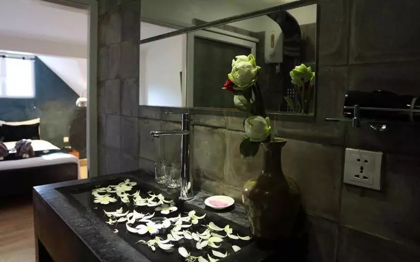 هتل Moloppor Cafe