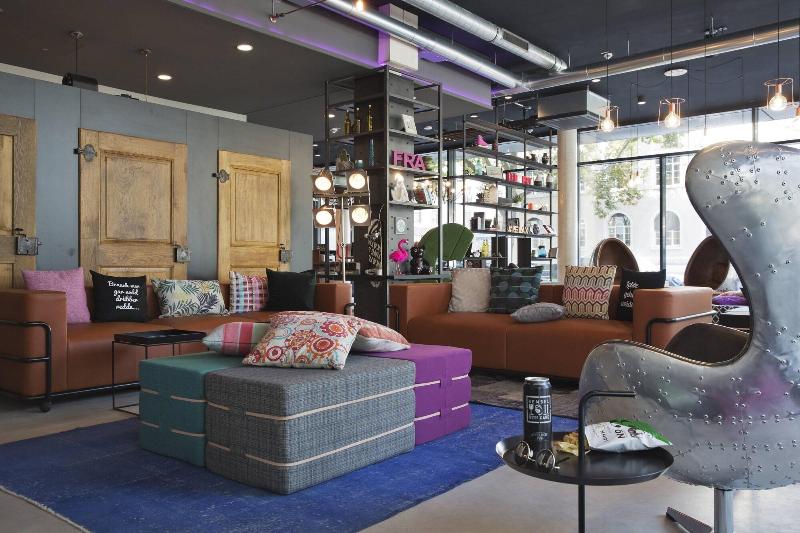 ホテル Moxy Frankfurt East