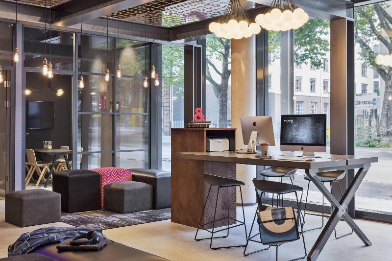 ホテル Moxy Frankfurt East