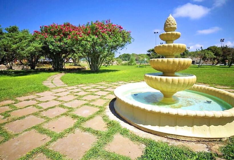 בית מלון כפרי Villaggio Dei Pini