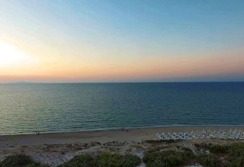 בית מלון כפרי Villaggio Dei Pini