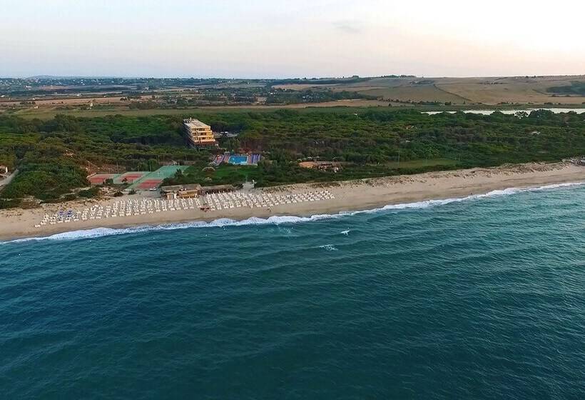 בית מלון כפרי Villaggio Dei Pini