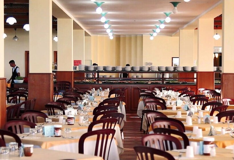 בית מלון כפרי Villaggio Dei Pini