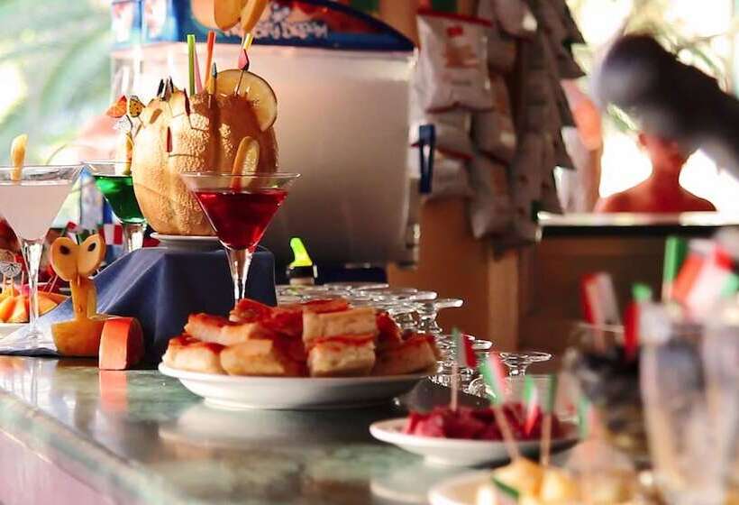 בית מלון כפרי Villaggio Dei Pini